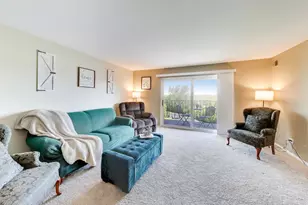 5840 W 104th St, Oak Lawn, IL 60453 - Photo 2