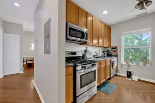 3201 W Argyle St, Chicago, IL 60625 - Photo 2
