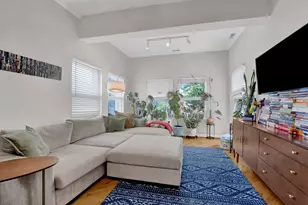 3201 W Argyle St, Chicago, IL 60625 - Photo 6