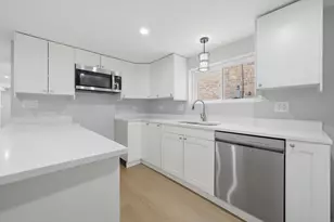 1504 Grove Ave, Berwyn, IL 60402 - Photo 8