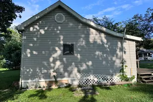 1004 S Cherry St, Centralia, IL 62801 - Photo 4
