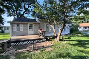 1004 S Cherry St, Centralia, IL 62801 - Photo 2
