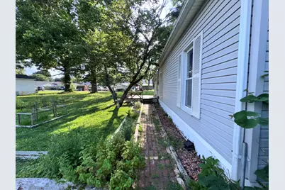 1004 S Cherry Street, Centralia, IL 62801 - Photo 6