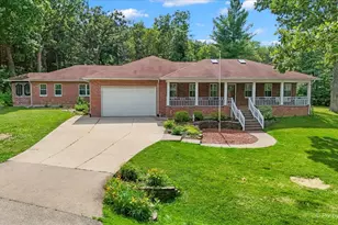 4703 N Waltshire Ln, McHenry, IL 60051 - Photo 2