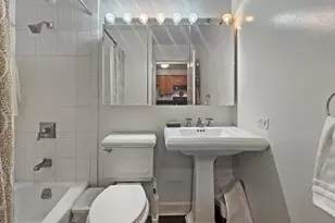 211 E Ohio St, Chicago, IL 60611 - Photo 10