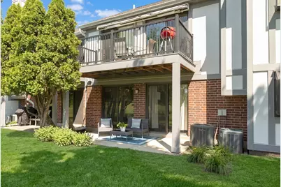 584 Elizabeth Drive #B, Wood Dale, IL 60191 - Photo 4