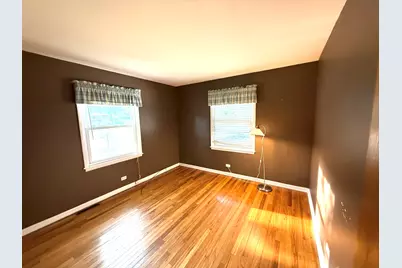 332 W Gartner Road, Naperville, IL 60540 - Photo 2