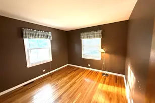 332 W Gartner Rd, Naperville, IL 60540 - Photo 2