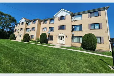 9300 Hamilton Court #D1, Des Plaines, IL 60016 - Photo 1
