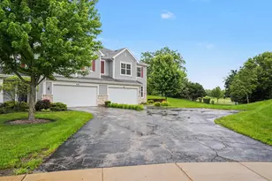 937 Emerald Dr, Pingree Grove, IL 60140 - Photo 2