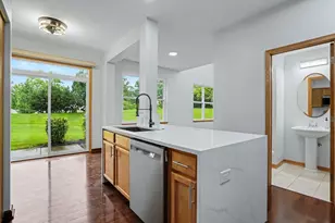 937 Emerald Dr, Pingree Grove, IL 60140 - Photo 8