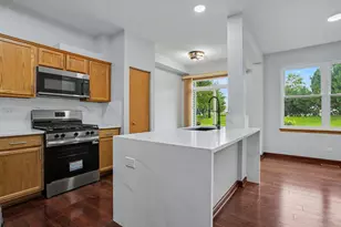 937 Emerald Dr, Pingree Grove, IL 60140 - Photo 6