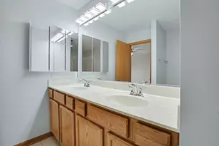937 Emerald Dr, Pingree Grove, IL 60140 - Photo 12