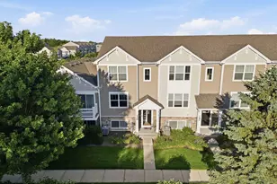 176 Goldenrod Dr, Elgin, IL 60124 - Photo 2