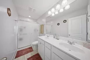 176 Goldenrod Dr, Elgin, IL 60124 - Photo 20