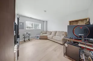 176 Goldenrod Dr, Elgin, IL 60124 - Photo 26