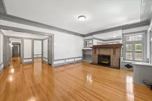 717 W Junior Terrace, Chicago, IL 60613 - Photo 2