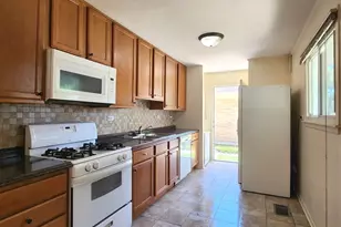 245 E Dennis Rd, Wheeling, IL 60090 - Photo 4