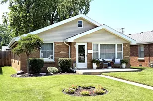 271 N Douglas St, Bradley, IL 60915 - Photo 1
