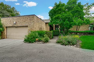 2817 Chariot Ln, Olympia Fields, IL 60461 - Photo 1