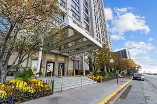 680 N Lake Shore Dr, Chicago, IL 60611 - Photo 1