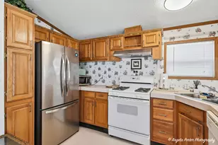 240 Whitney Rd, Lake Zurich, IL 60047 - Photo 12