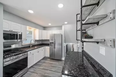 10403 Barnard Drive, Chicago Ridge, IL 60415 - Photo 8