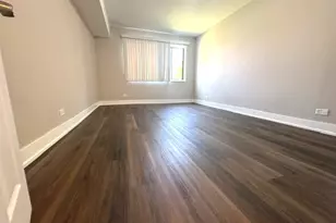 1000 Bayside Dr, Palatine, IL 60074 - Photo 8