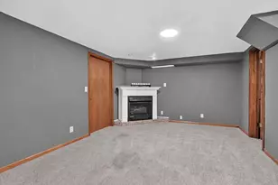 2230 N 1st St, Dekalb, IL 60115 - Photo 22