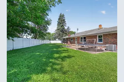 2230 N 1st Street, Dekalb, IL 60115 - Photo 30