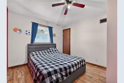 2230 N 1st Street, Dekalb, IL 60115 - Photo 16