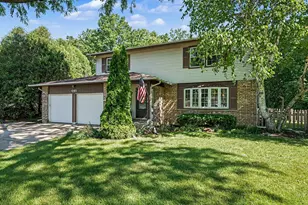 640 Clearview Ct, Algonquin, IL 60102 - Photo 1