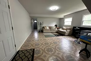 1330 Todd Farm Dr, Elgin, IL 60123 - Photo 10