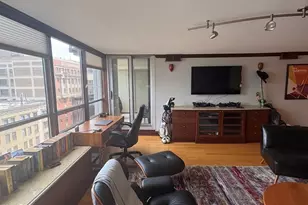 201 E Chestnut St, Chicago, IL 60611 - Photo 10