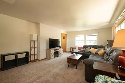 220 E 15th Street #1, Lockport, IL 60441 - Photo 4