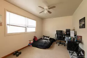220 E 15th St, Lockport, IL 60441 - Photo 12