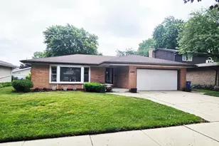 9605 S Kolin Ave, Oak Lawn, IL 60453 - Photo 2