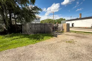 3304 W State St, Rockford, IL 61102 - Photo 44