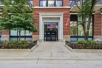 210 S Desplaines Street, Chicago, IL 60661 - Photo 2
