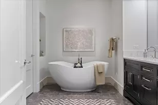 9 W Walton St, Chicago, IL 60610 - Photo 24
