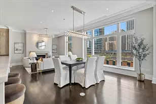 9 W Walton St, Chicago, IL 60610 - Photo 16