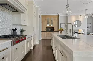 9 W Walton St, Chicago, IL 60610 - Photo 12