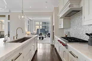 9 W Walton St, Chicago, IL 60610 - Photo 14