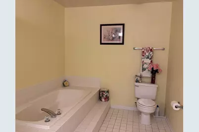 237 Biscayne Street, Bloomingdale, IL 60108 - Photo 18