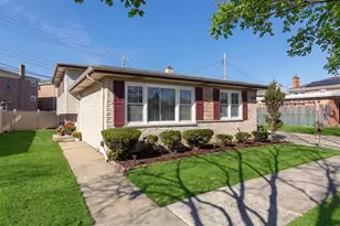 8516 N Ozanam Ave, Niles, IL 60714 - Photo 2