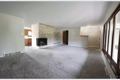 1601 Barthelone Street, Crest Hill, IL 60403 - Photo 6