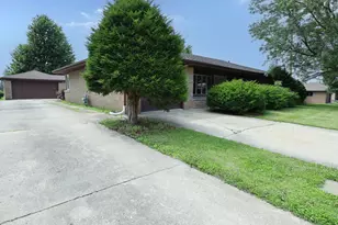 1601 Barthelone St, Crest Hill, IL 60403 - Photo 2