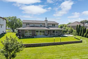 14 Hamilton Ln, Oak Brook, IL 60523 - Photo 4