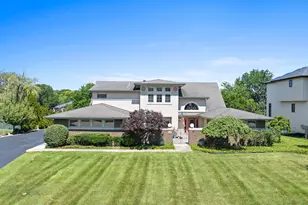 14 Hamilton Ln, Oak Brook, IL 60523 - Photo 1