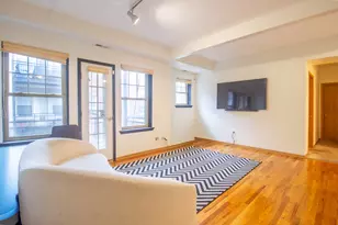 2335 E 70th Pl, Chicago, IL 60649 - Photo 4